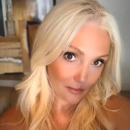 Blonde Hotwife Linktree