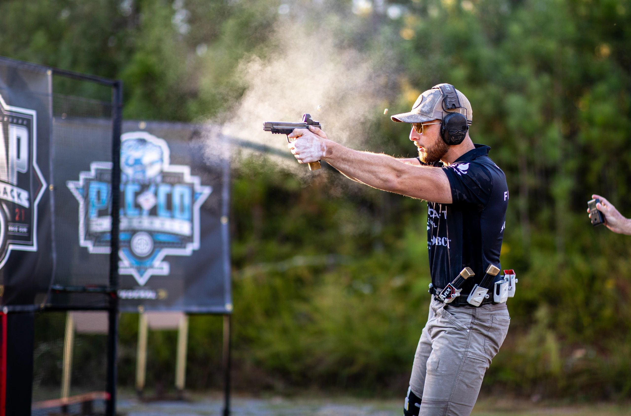 shooter.danyela | Instagram, Facebook, TikTok, Twitch | Linktree