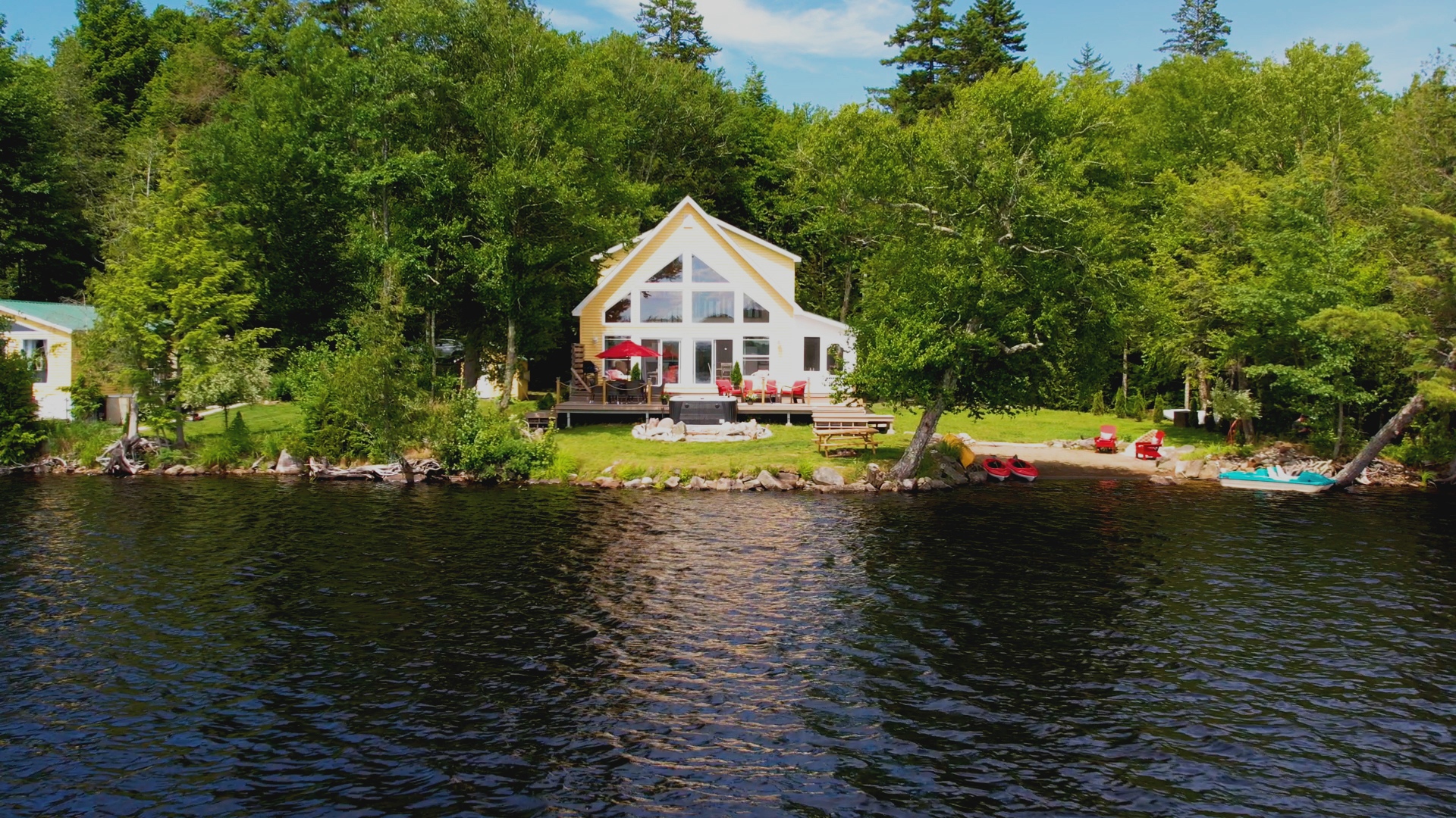 Lake Escape Instagram, Facebook Linktree