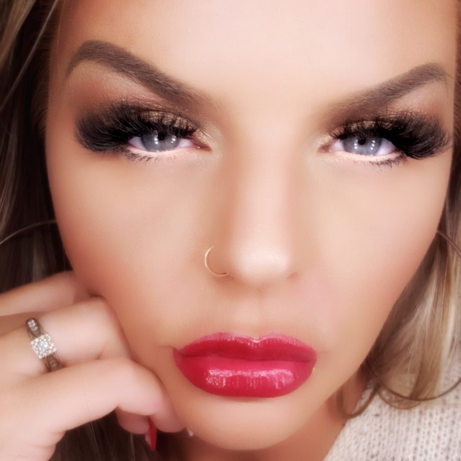 Kiss and Makeup Club Linktree