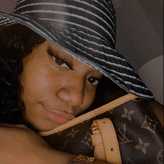 @nevvycakes Linktree