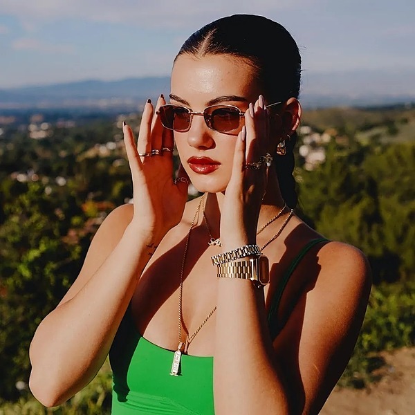 sj.bleau | Twitter, Instagram, TikTok | Linktree