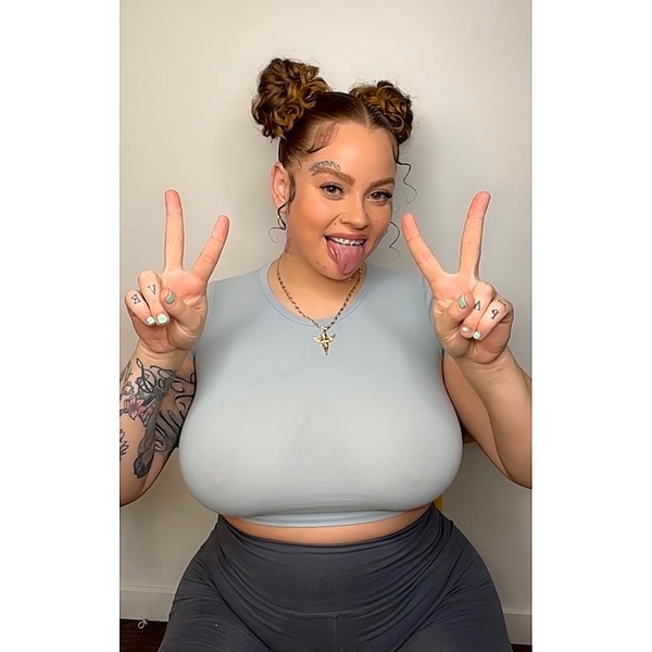 @prettybullyy | Instagram, TikTok | Linktree