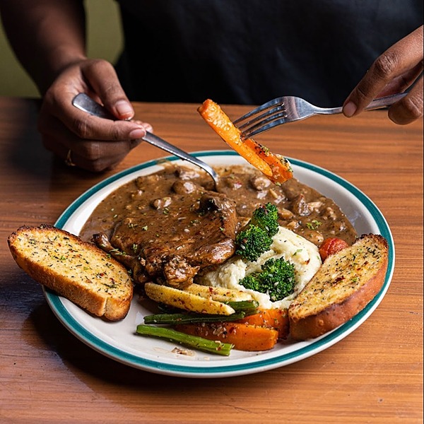 10dexpress Instagram, Facebook Linktree