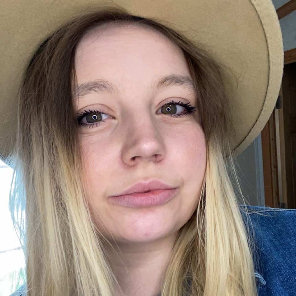 Danielle Renee | Instagram, TikTok | Linktree