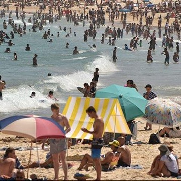 Trump calls for more global warming while Australia sizzles in record-breaking heatwave