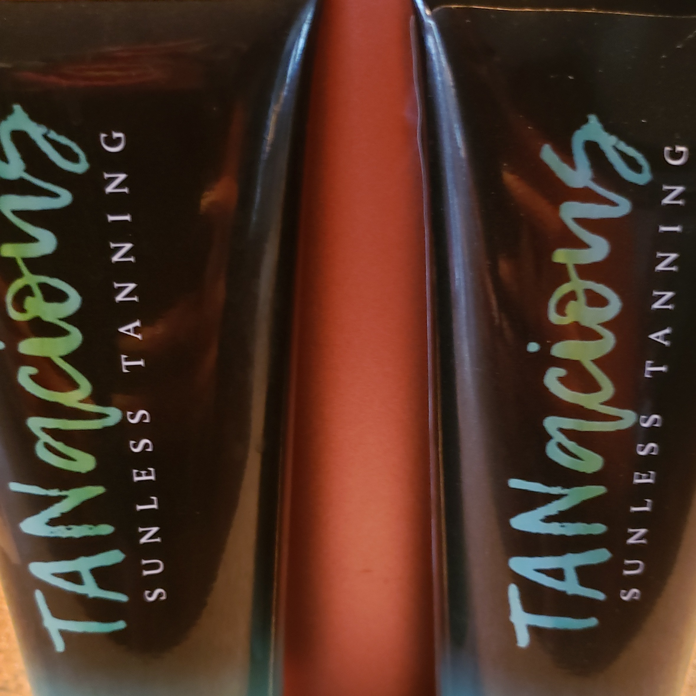 Kiss and Makeup Club Linktree