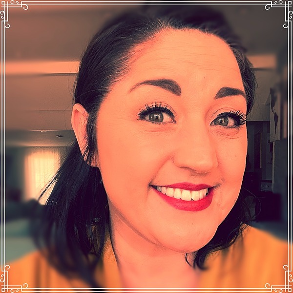 Jennifer Jones Instagram, Facebook, TikTok Linktree