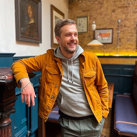 Iain Stirling | Twitter, Instagram, YouTube, Spotify | Linktree