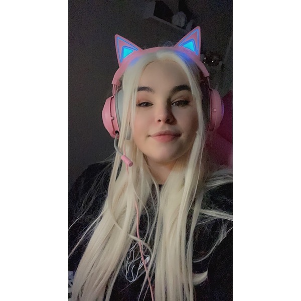 Kawaiiqueen | Instagram, YouTube, TikTok, Twitch | Linktree
