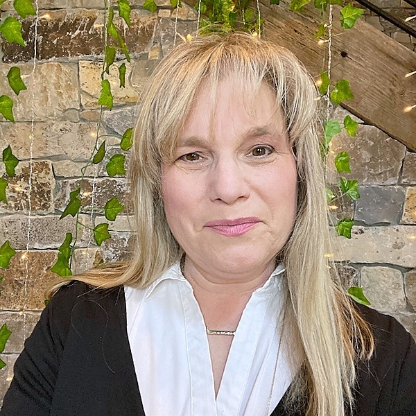 Entriways Instagram Facebook Linktree