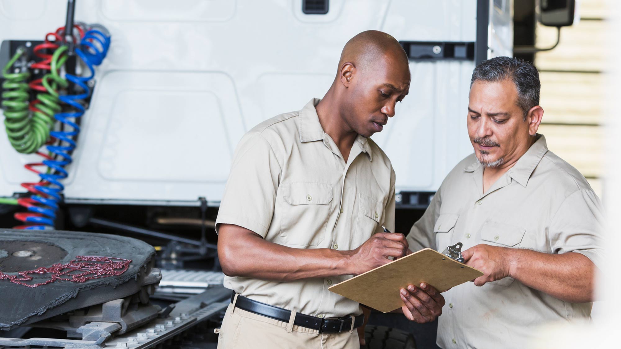 hub_intl Twitter, Instagram, Facebook Linktree