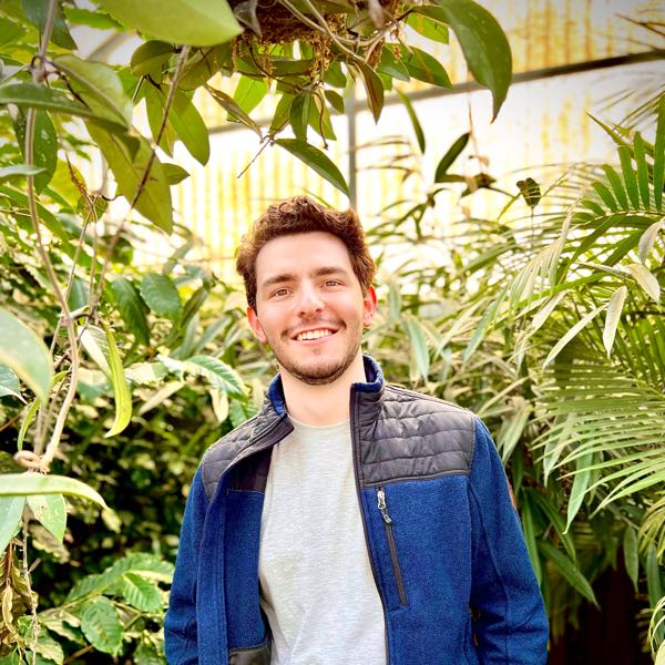 Bradley Cooper Twitter, Instagram, TikTok Linktree