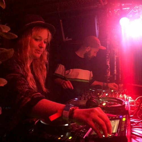 Leeni_bln Instagram, YouTube, Facebook Linktree