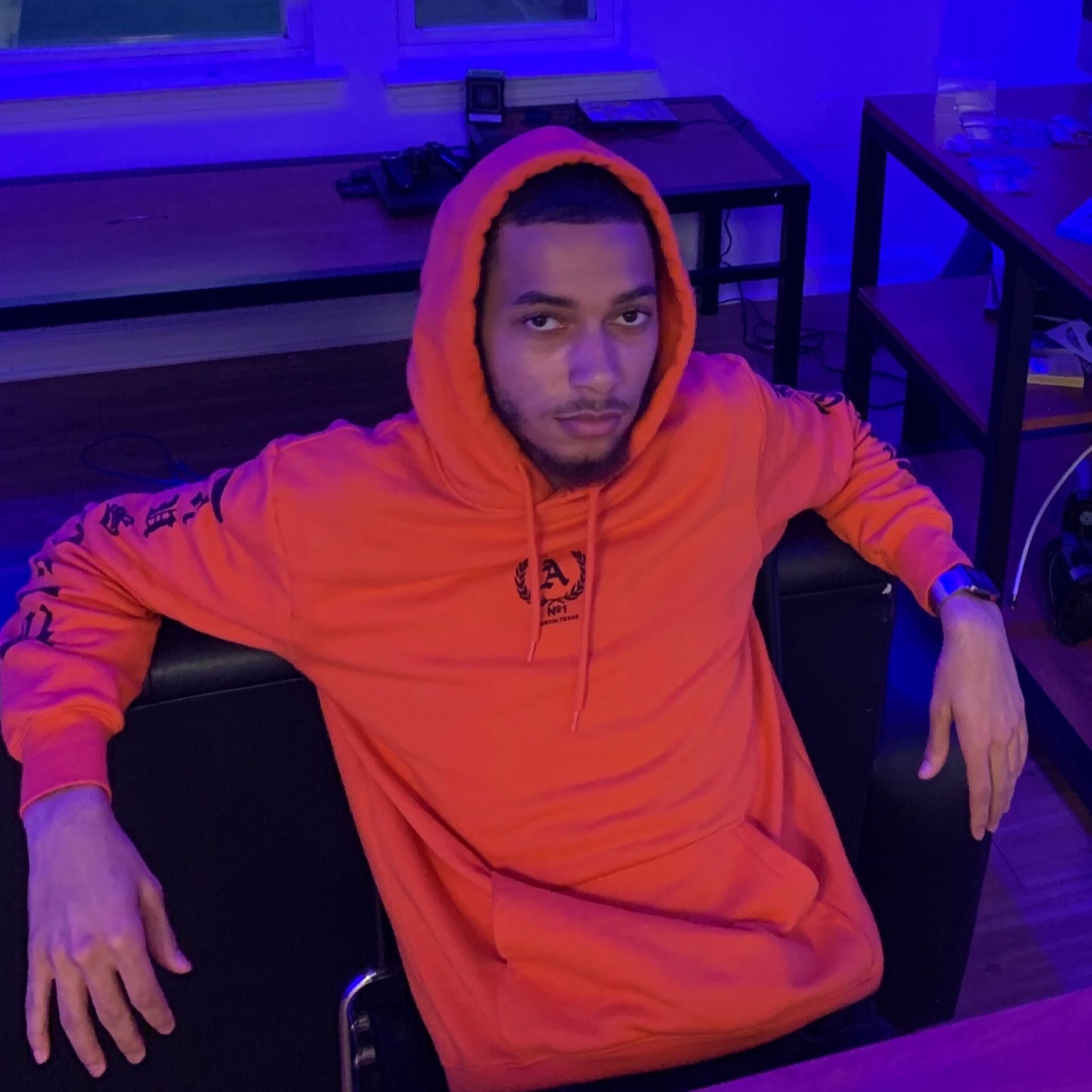 Tabi: Connect With Me On Twitter, Instagram, & Twitch - b3var47