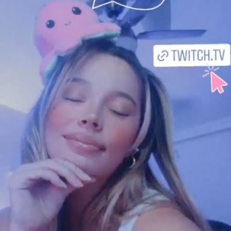 LolaBunz | Twitter, Instagram, YouTube, TikTok, Twitch | Linktree