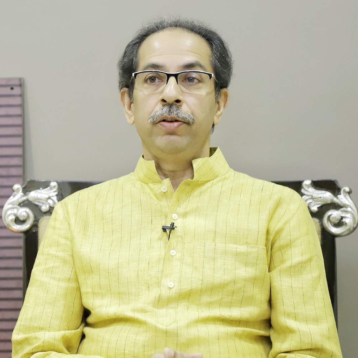 shivsena-twitter-instagram-facebook-linktree