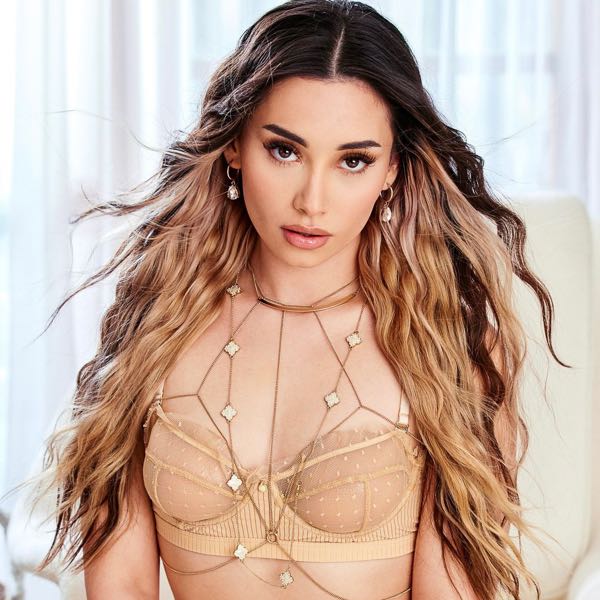 Aria Lee 👽 - Find Aria Lee 👽 Onlyfans - Linktree