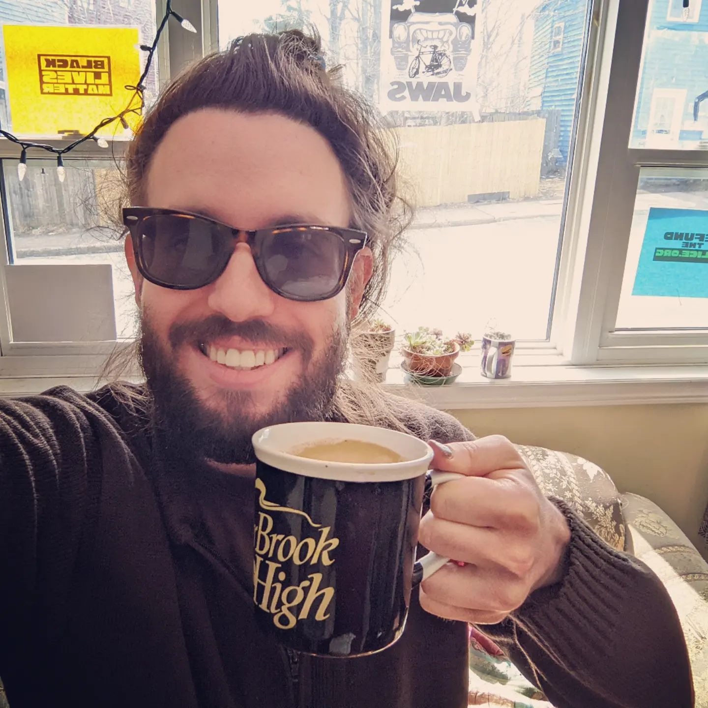 Robert Leamon (he/they) Twitter, Instagram, Facebook Linktree