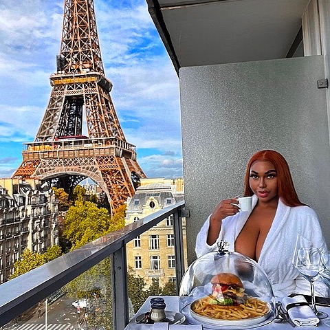 mya.curvz | Twitter, Facebook, TikTok | Linktree