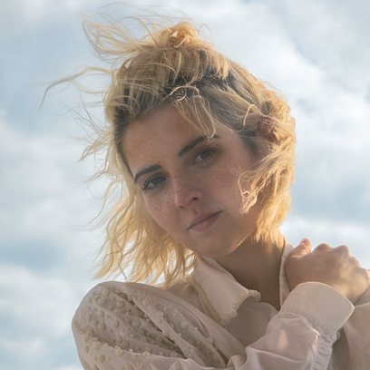 Emily Burns | Twitter, YouTube, Spotify, TikTok | Linktree