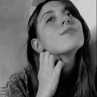 Chole.tv | Instagram, Twitch | Linktree