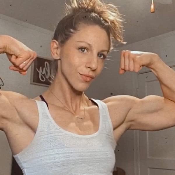 jjjeeessiiiccaaa | Twitter, Instagram, TikTok | Linktree