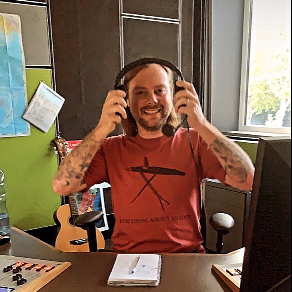 Lindsay McDougall Facebook Linktree