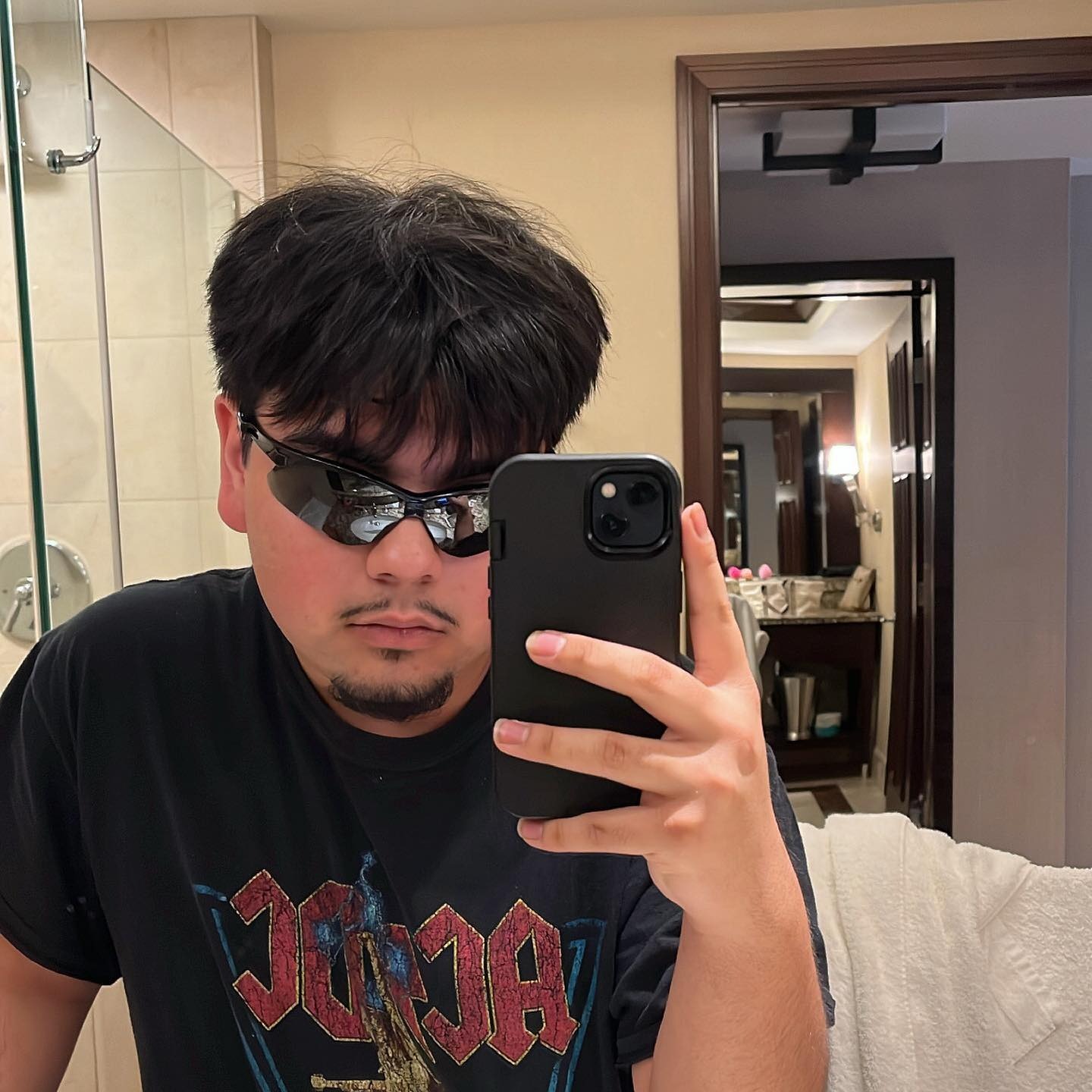 @vigilante* | Instagram, TikTok | Linktree