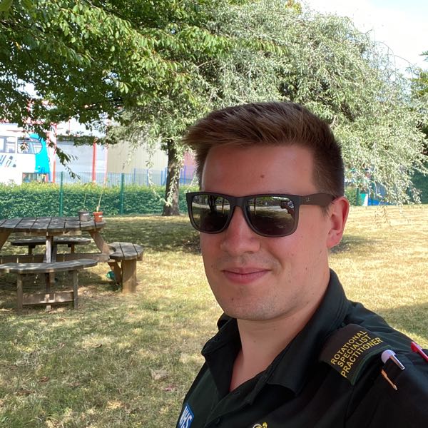 Tom Gibbons | Twitter, Instagram | Linktree