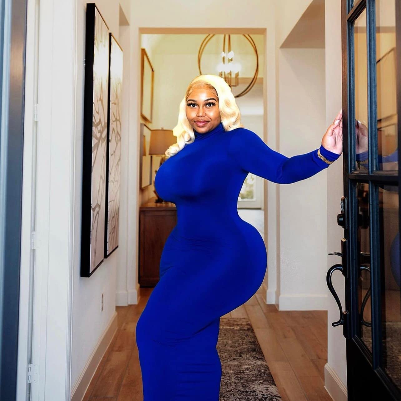 mya.curvz Twitter, Facebook, TikTok Linktree