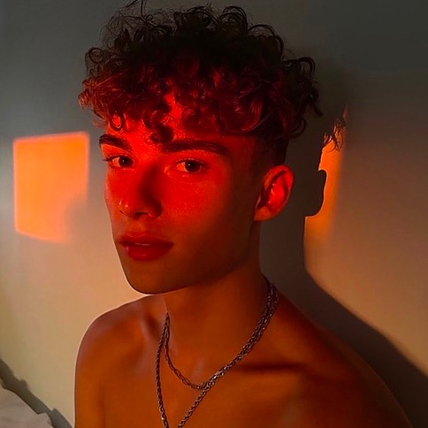 Romeo_twink | Twitter, Instagram | Linktree